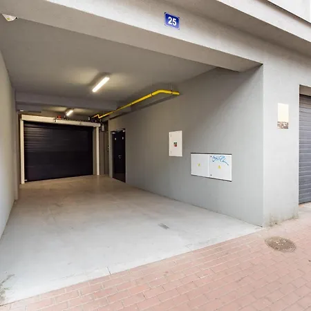 Апартаменты Brand New #28 In New Building With Free Parking In Center Прага